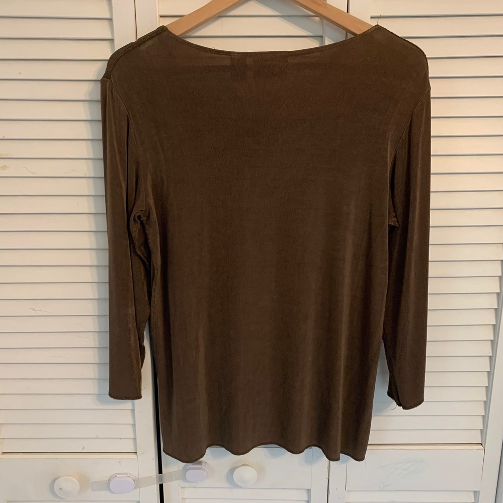 Chicos Travelers Olive Blouse Top Asymmetrical Seam 3/4 Sleeve‎ Women Sz 1 (M/8) - Picture 2 of 6